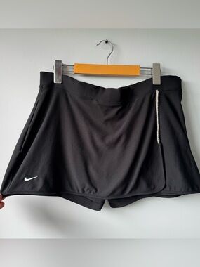 (L) Nike Black Athletic Skort with Built-In Shorts